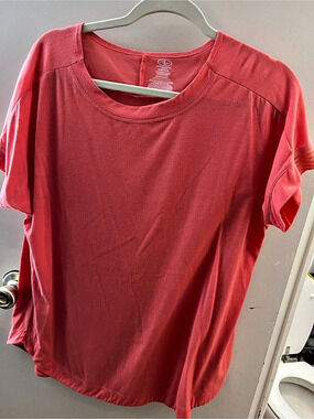 Athletic Works Short Sleeve Athletic Top in pale orange Size XLXG (16-18)